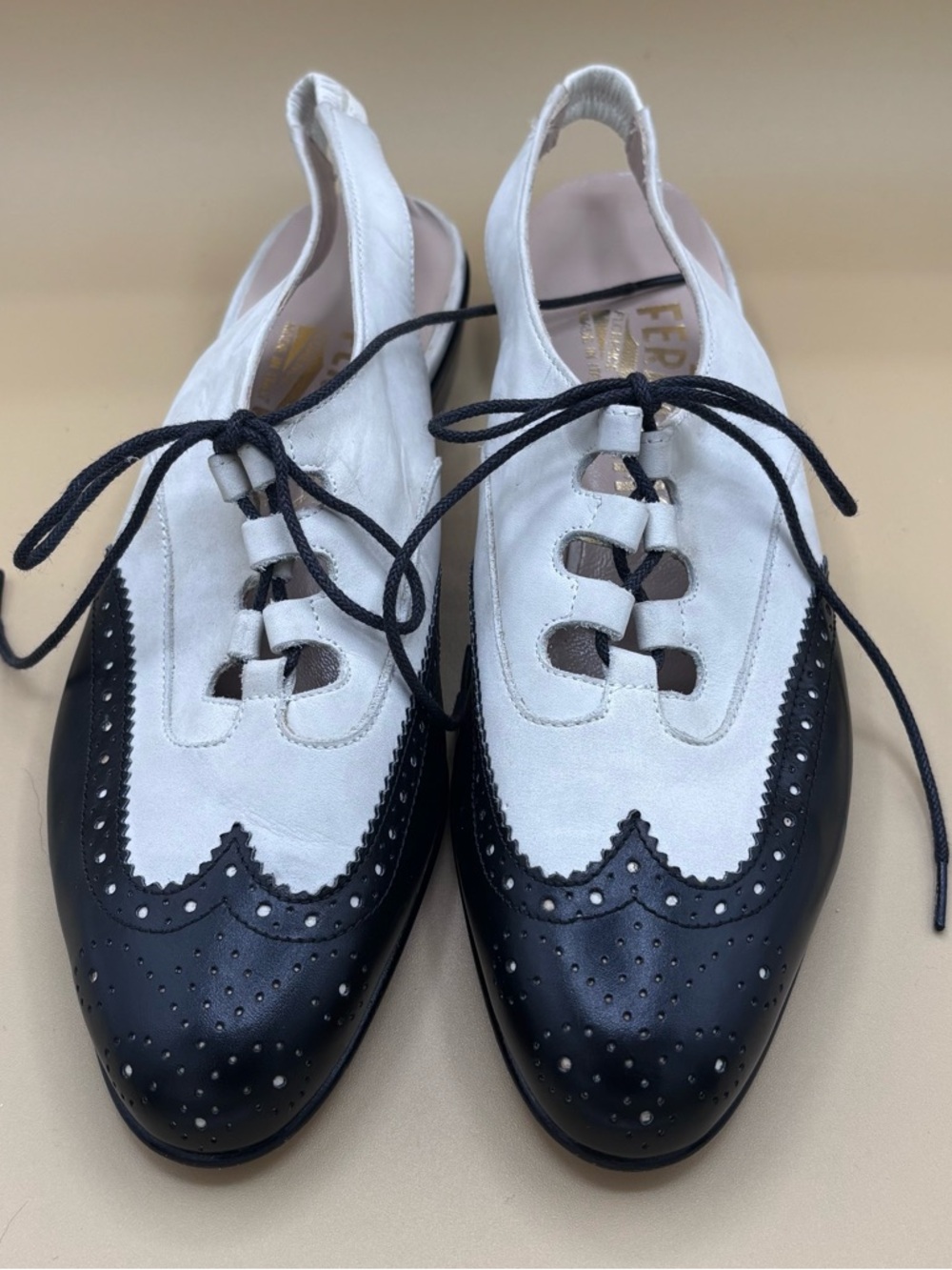 Vintage NWOT Salvatore Ferragamo Spectator Navy And White Shoes Size 4.5B